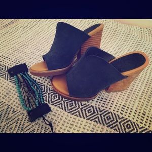 Trendy Block Heel Denim Colored Mules